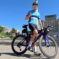 Депутат із Естонії проїхав на велосипеді з Талліна до Києва заради ЗСУ: скільки вдалося зібрати